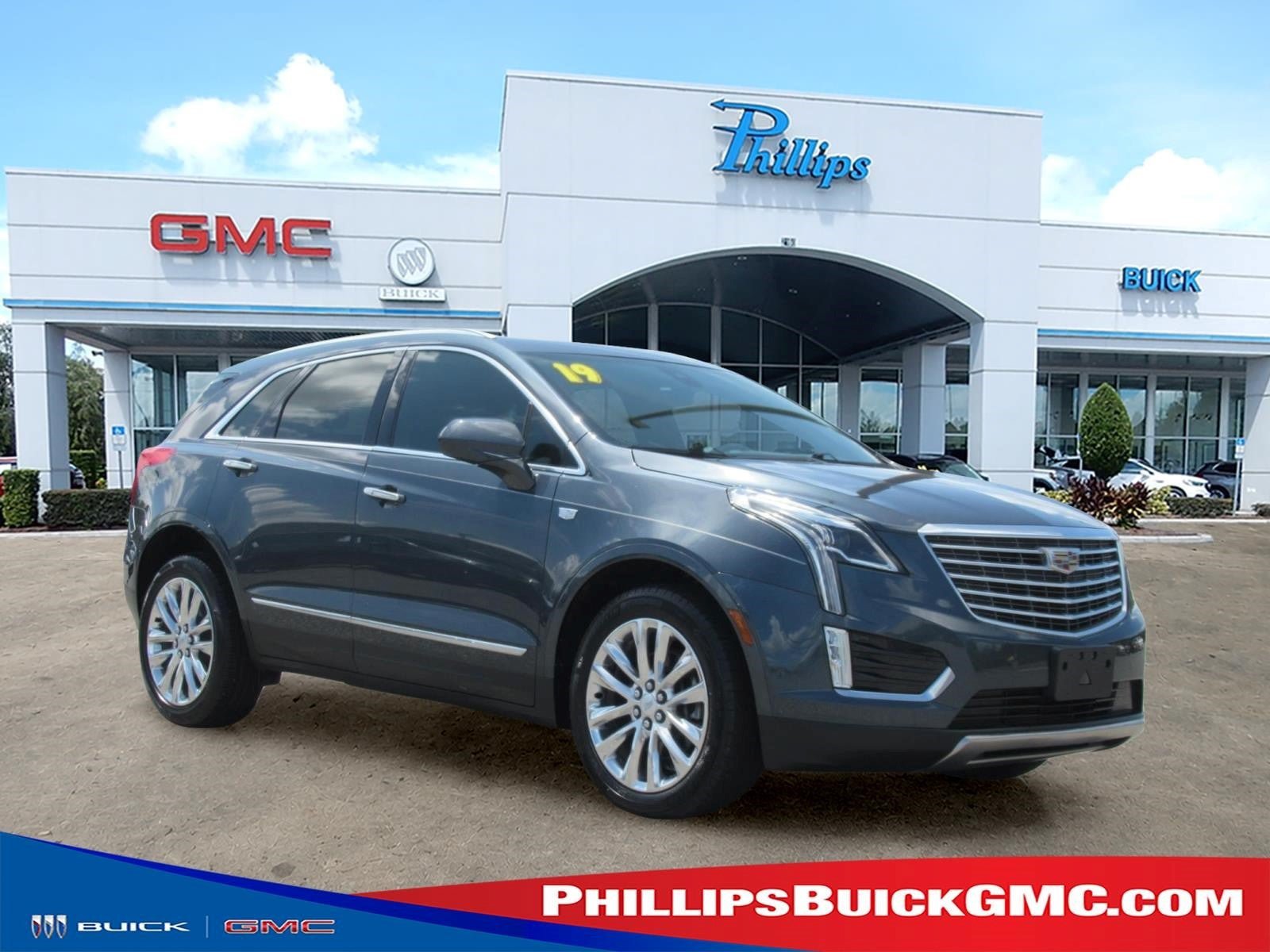 Used 2019 Cadillac XT5 Platinum AWD/4WD image 1