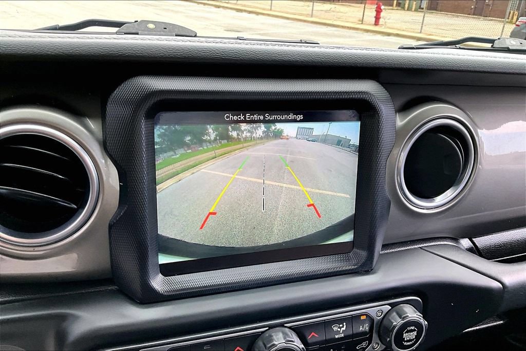 Used 2018 Jeep Wrangler Unlimited Sahara AWD/4WD image 20