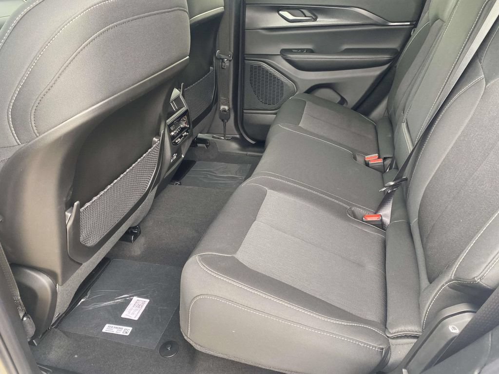 New 2026 Jeep Grand Cherokee Laredo RWD image 39