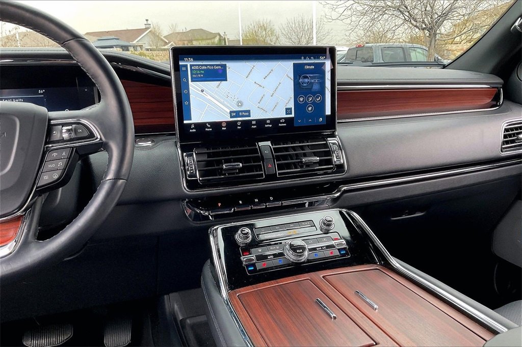 Used 2023 Lincoln Navigator Reserve image 6