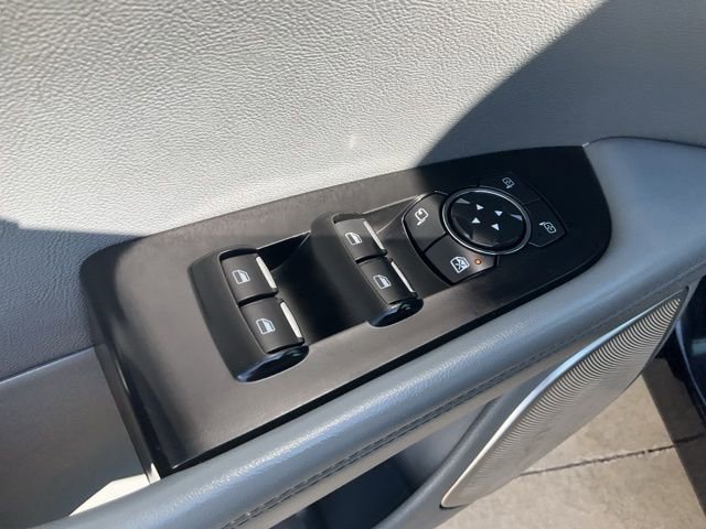 Used 2022 Lincoln Nautilus Reserve w/ Equipment Group 202A image 5