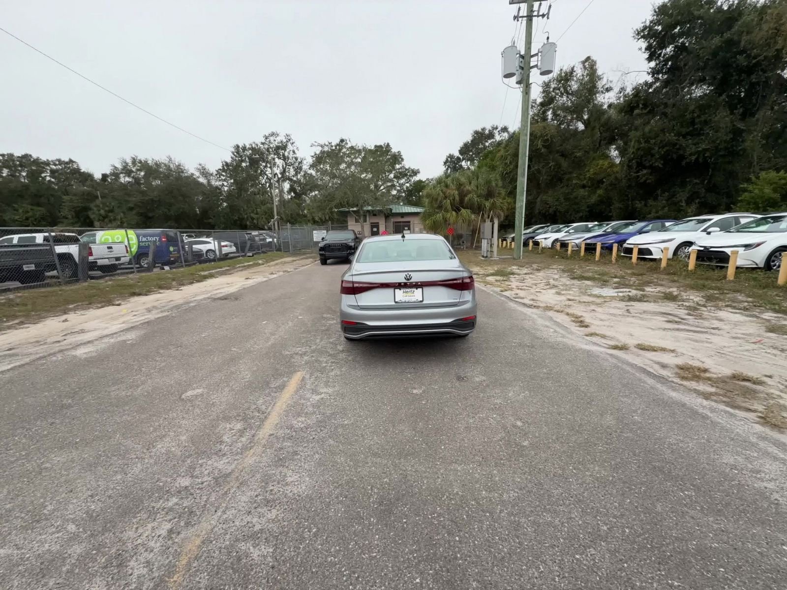 Used 2025 Volkswagen Jetta SE image 16