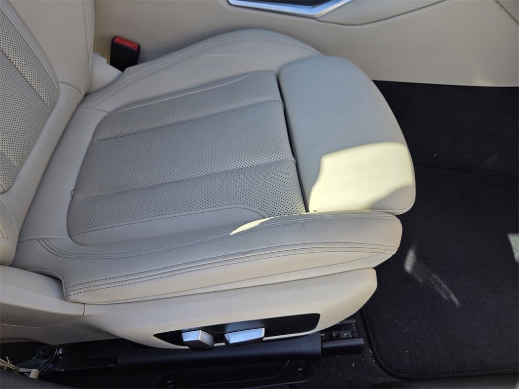 Certified 2022 BMW 330i Sedan w/ Driving Assistance Package image 12