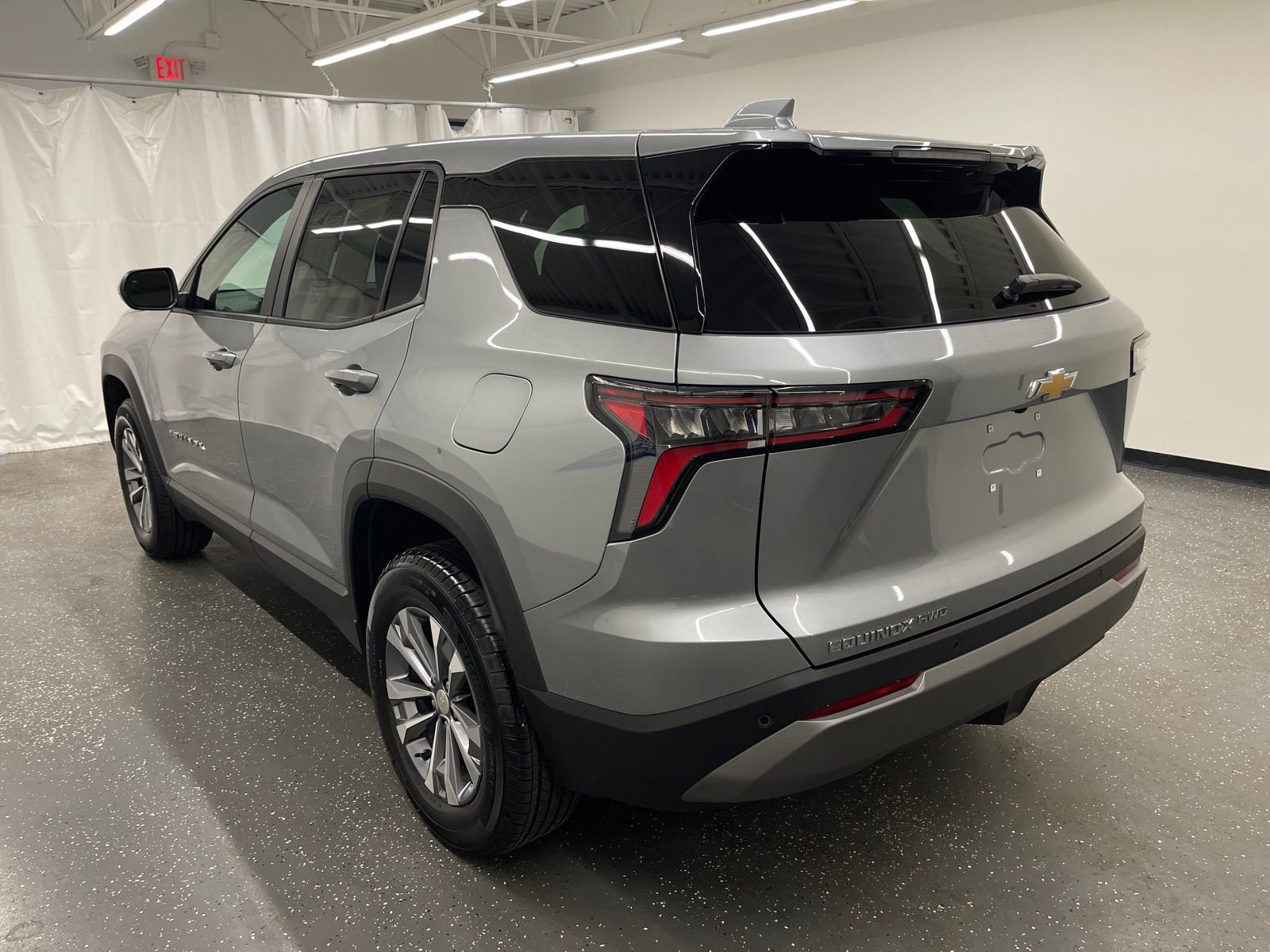 Used 2025 Chevrolet Equinox LT image 3