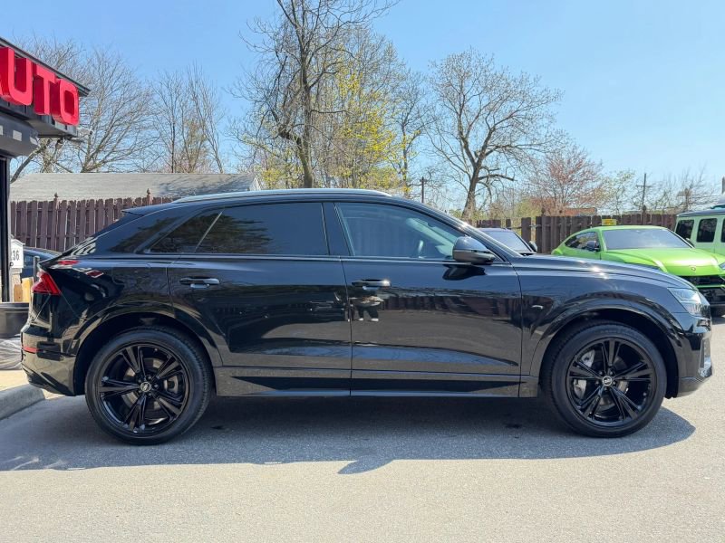 Used 2023 Audi Q8 Premium Plus w/ Premium Plus Package AWD/4WD image 5