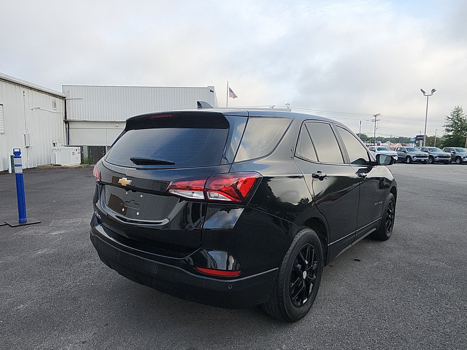 Used 2024 Chevrolet Equinox LS w/ Driver Confidence II Package FWD image 5
