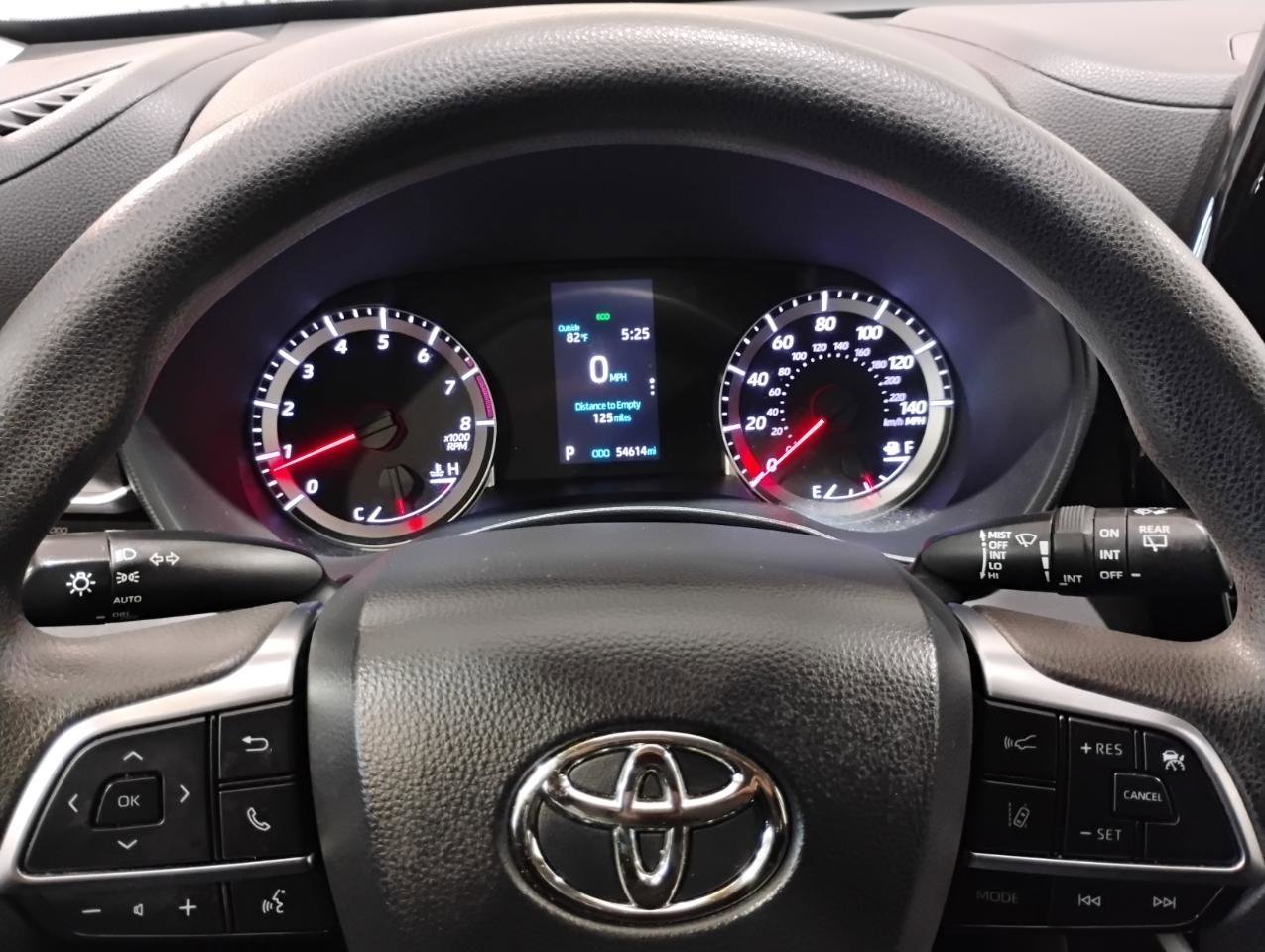 Used 2021 Toyota Highlander L image 13