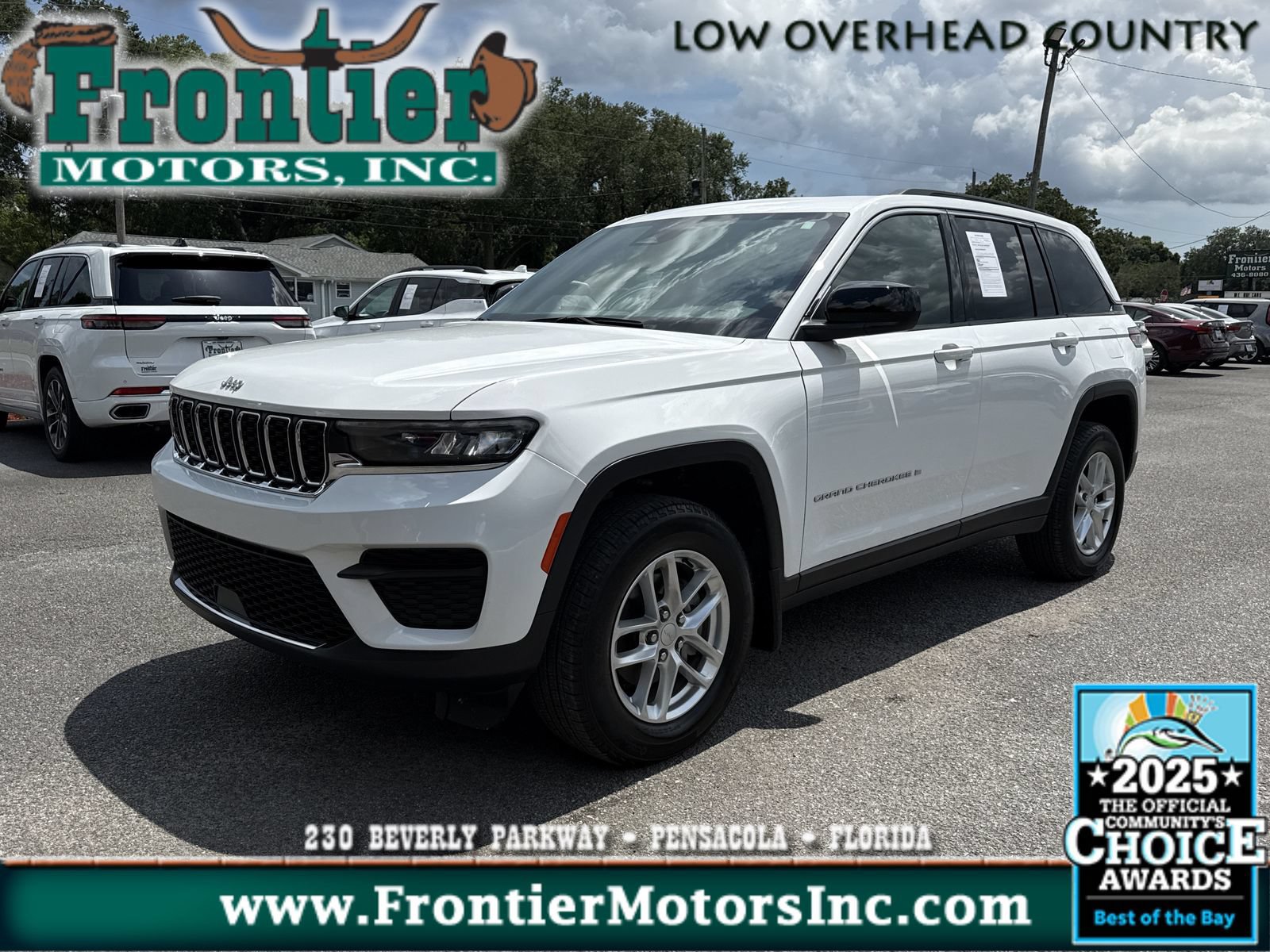 Used 2024 Jeep Grand Cherokee Laredo X w/ Luxury Tech Group I AWD/4WD image 1
