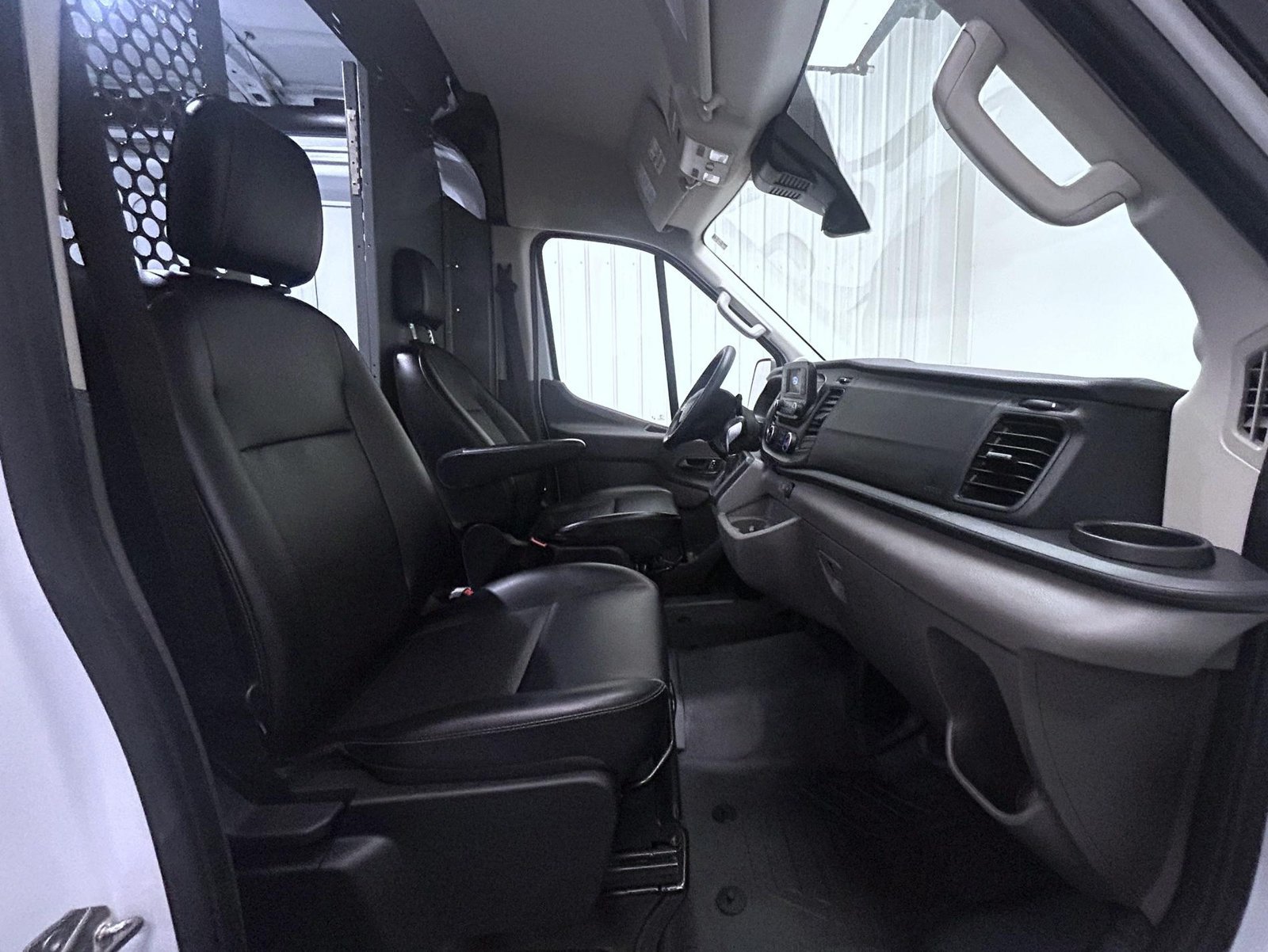 Used 2025 Ford Transit 250 148 Medium Roof RWD image 15