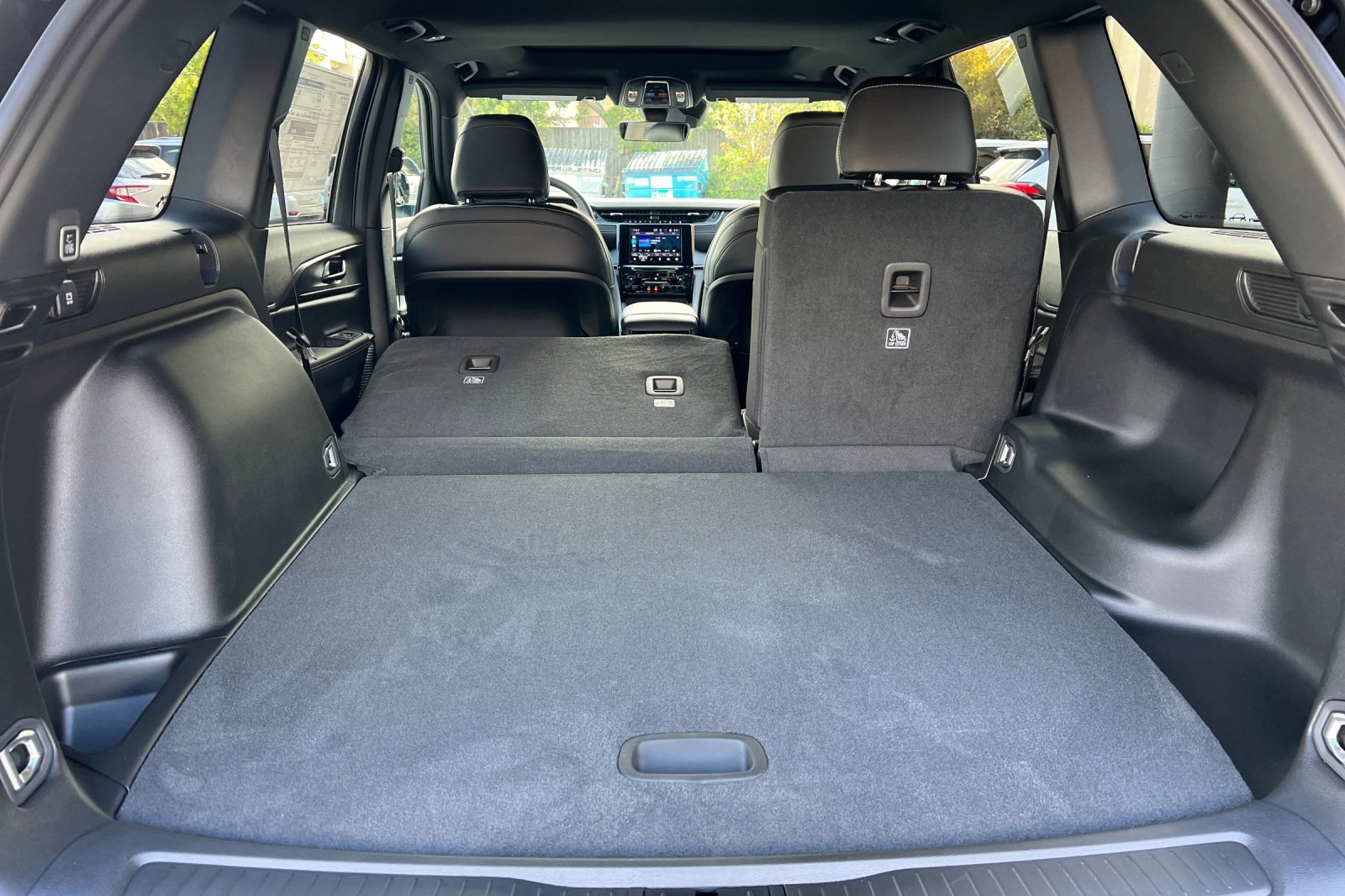 New 2025 Jeep Grand Cherokee Altitude image 15