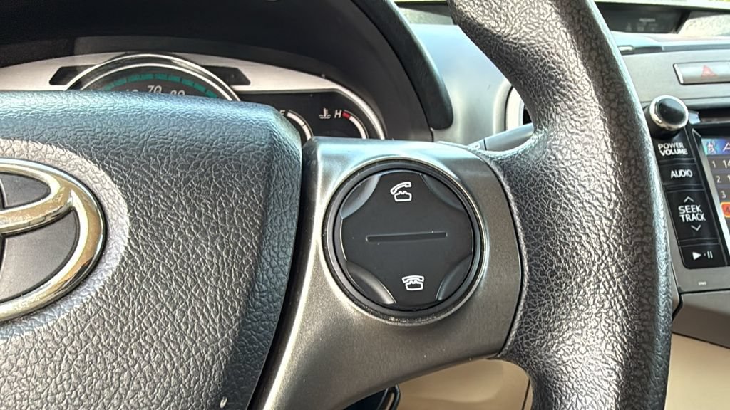 Used 2013 Toyota Venza LE FWD image 24
