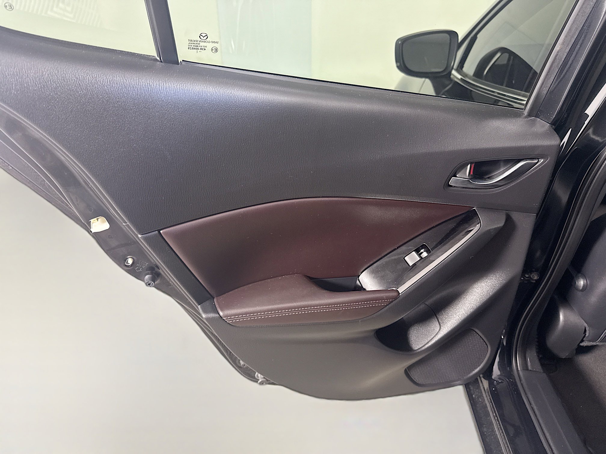 Used 2018 MAZDA MAZDA3 Grand Touring w/ Premium Equipment Package image 25