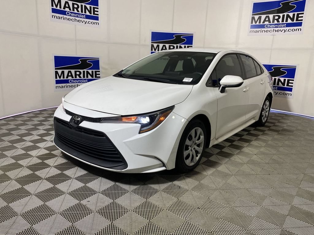 Used 2024 Toyota Corolla LE FWD image 14