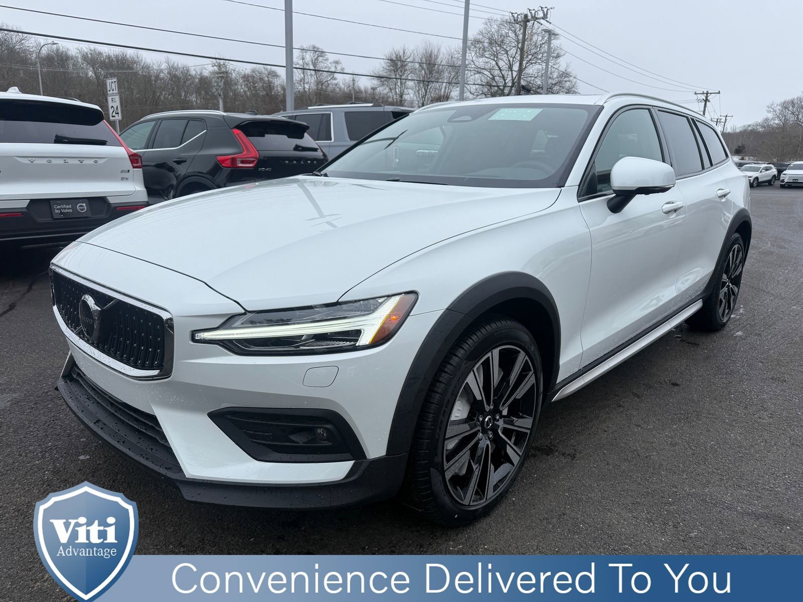 New 2026 Volvo V60 B5 Cross Country Ultra w/ Protection Package Premier image 4