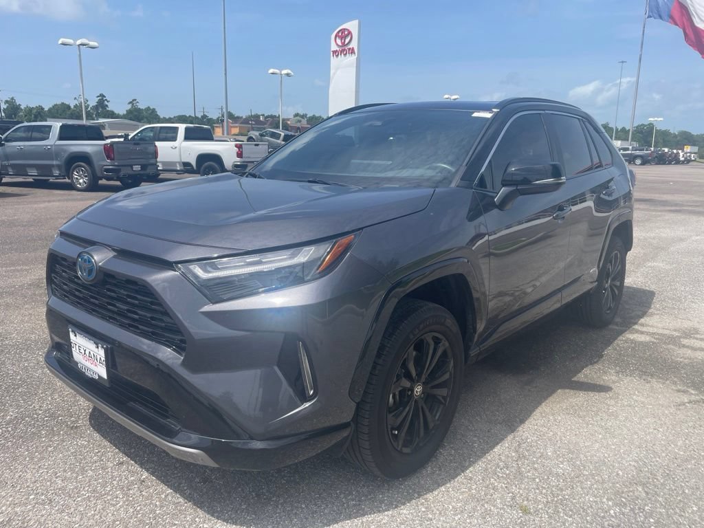 Used 2024 Toyota RAV4 XSE AWD/4WD image 4