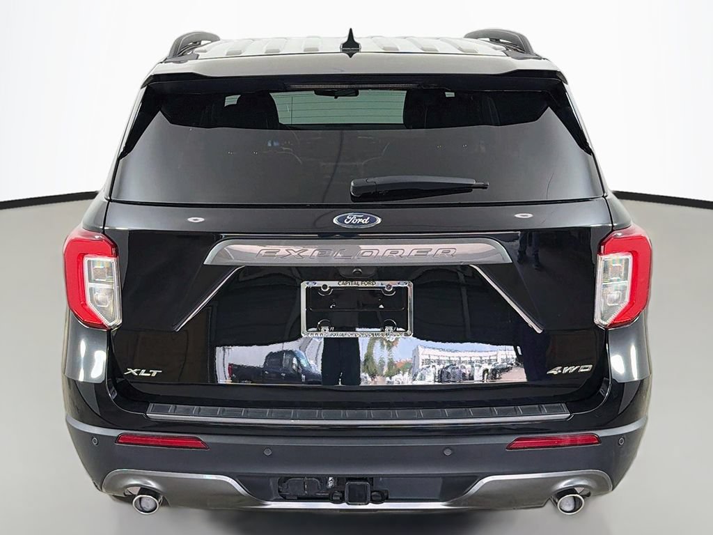Used 2023 Ford Explorer XLT w/ Equipment Group 202A AWD/4WD image 13