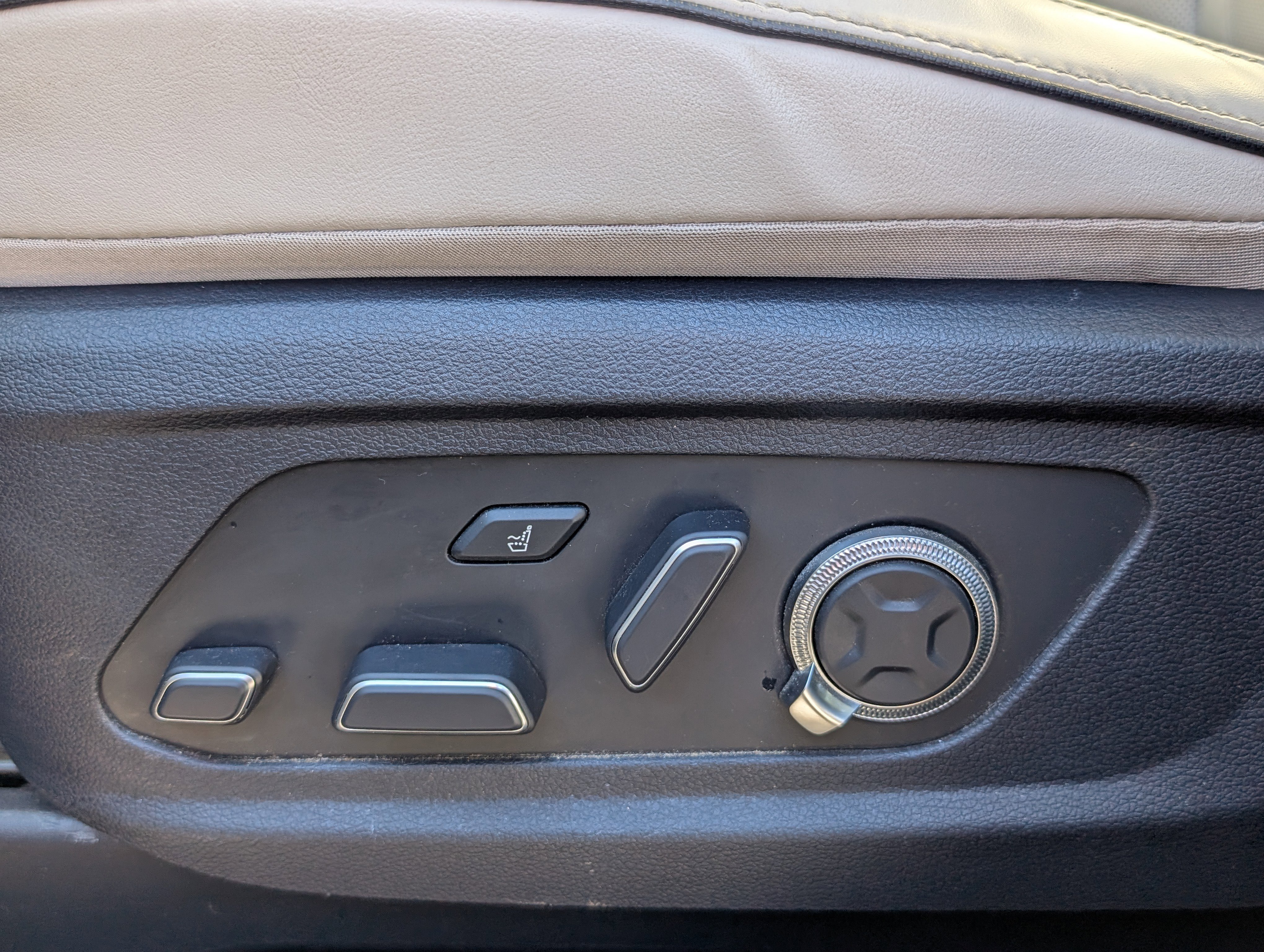 Used 2024 Hyundai Palisade Calligraphy image 23