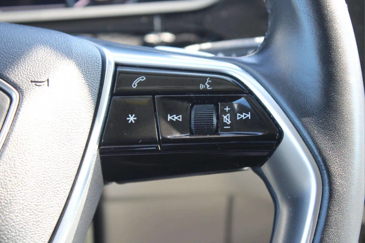 Used 2019 Audi e-tron Prestige image 20