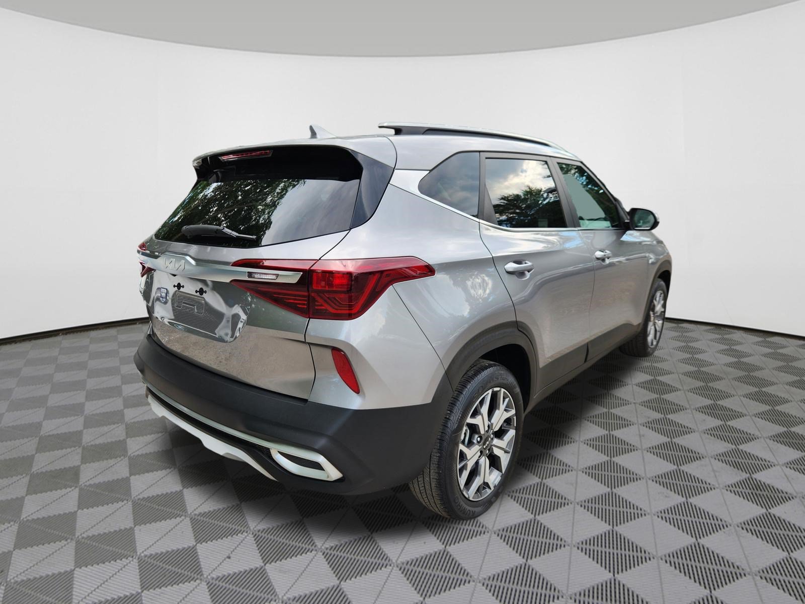 Used 2022 Kia Seltos EX AWD/4WD image 4
