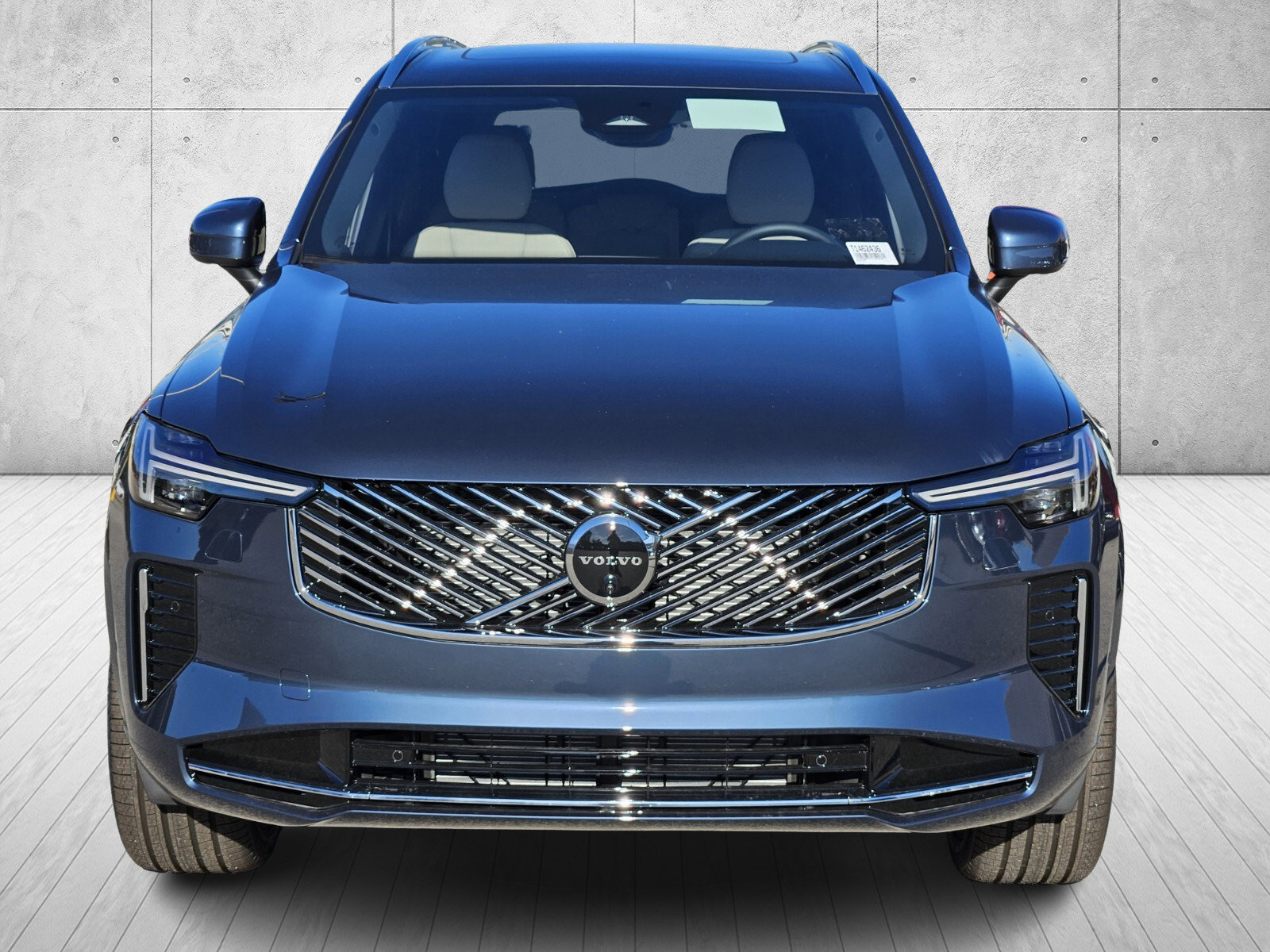 New 2026 Volvo XC90 B6 Plus w/ Protection Package Premier AWD/4WD image 2