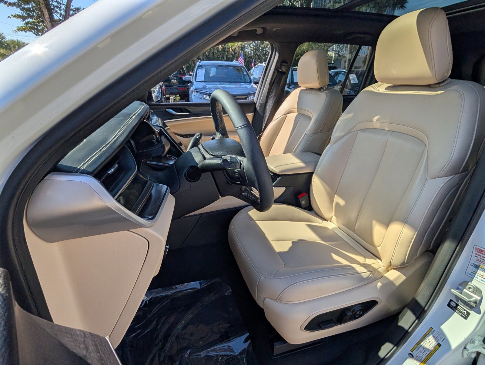 Used 2022 Jeep Grand Cherokee Limited 4xe image 10