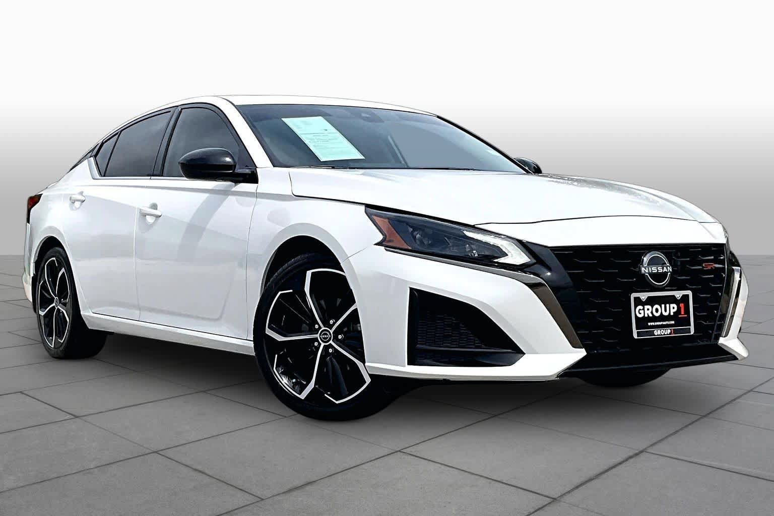 Certified 2024 Nissan Altima 2.5 SR w/ SR Premium Package FWD image 3