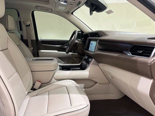 Used 2024 GMC Yukon XL Denali AWD/4WD image 28