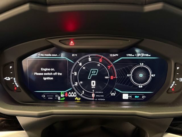 Used 2025 Lamborghini Urus SE AWD/4WD image 26