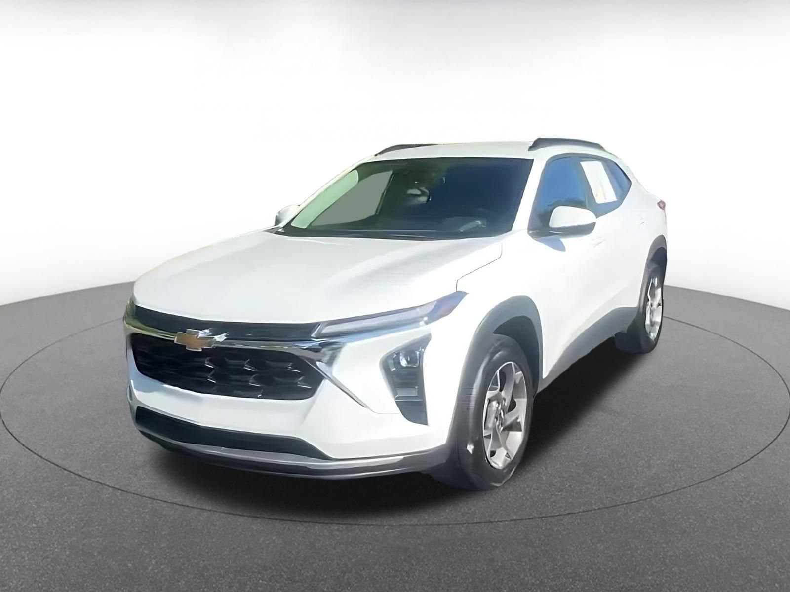 Used 2025 Chevrolet Trax LT w/ LT Convenience Package FWD image 7