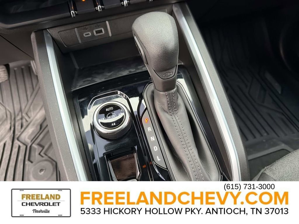 Used 2024 Chevrolet Colorado Trail Boss w/ Technology Package image 35