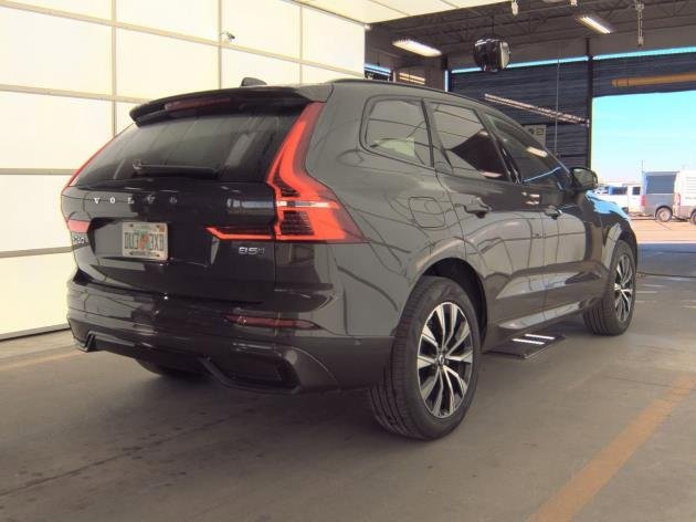 Certified 2025 Volvo XC60 B5 Plus image 3