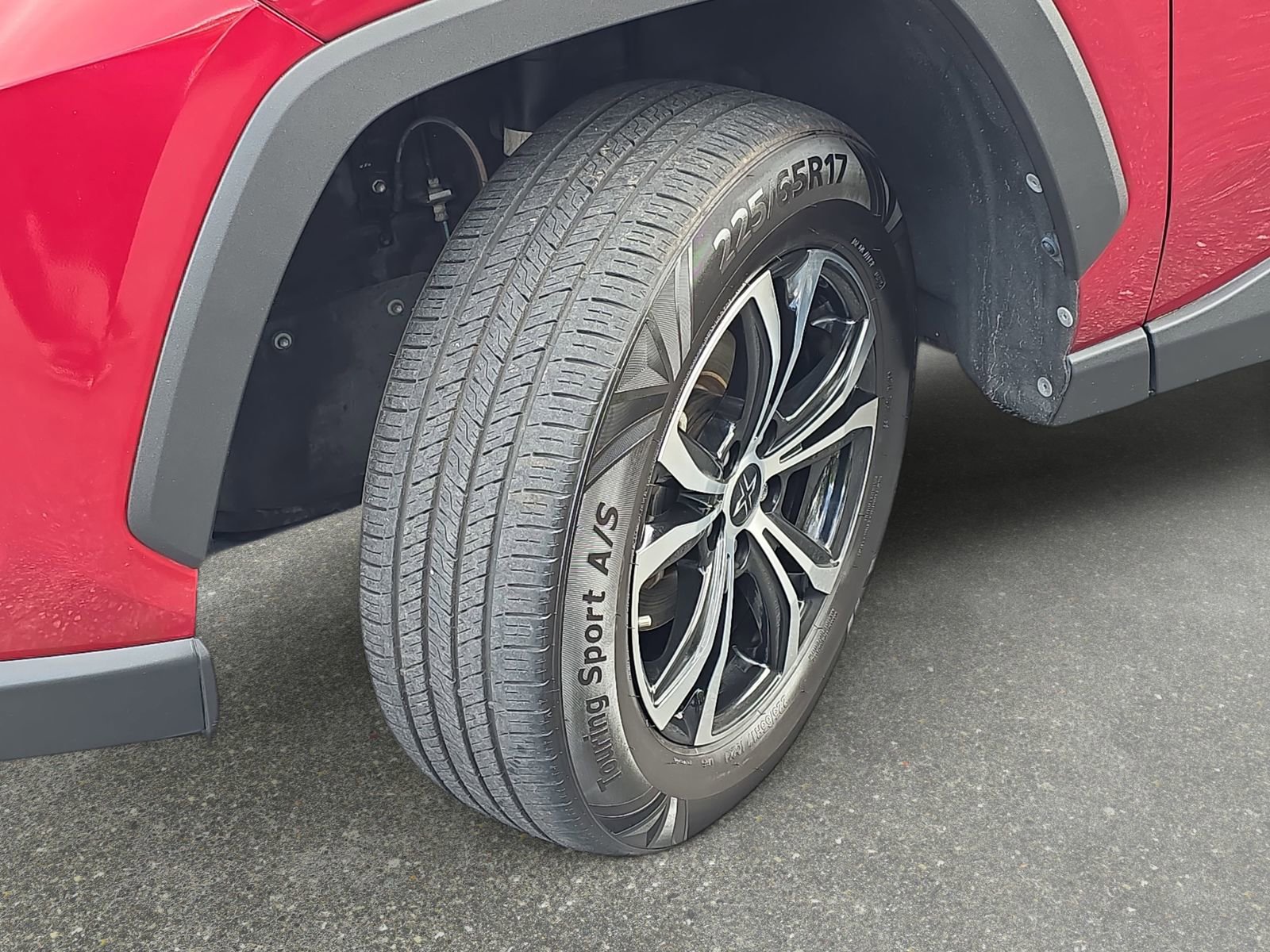 Used 2021 Toyota RAV4 LE image 30