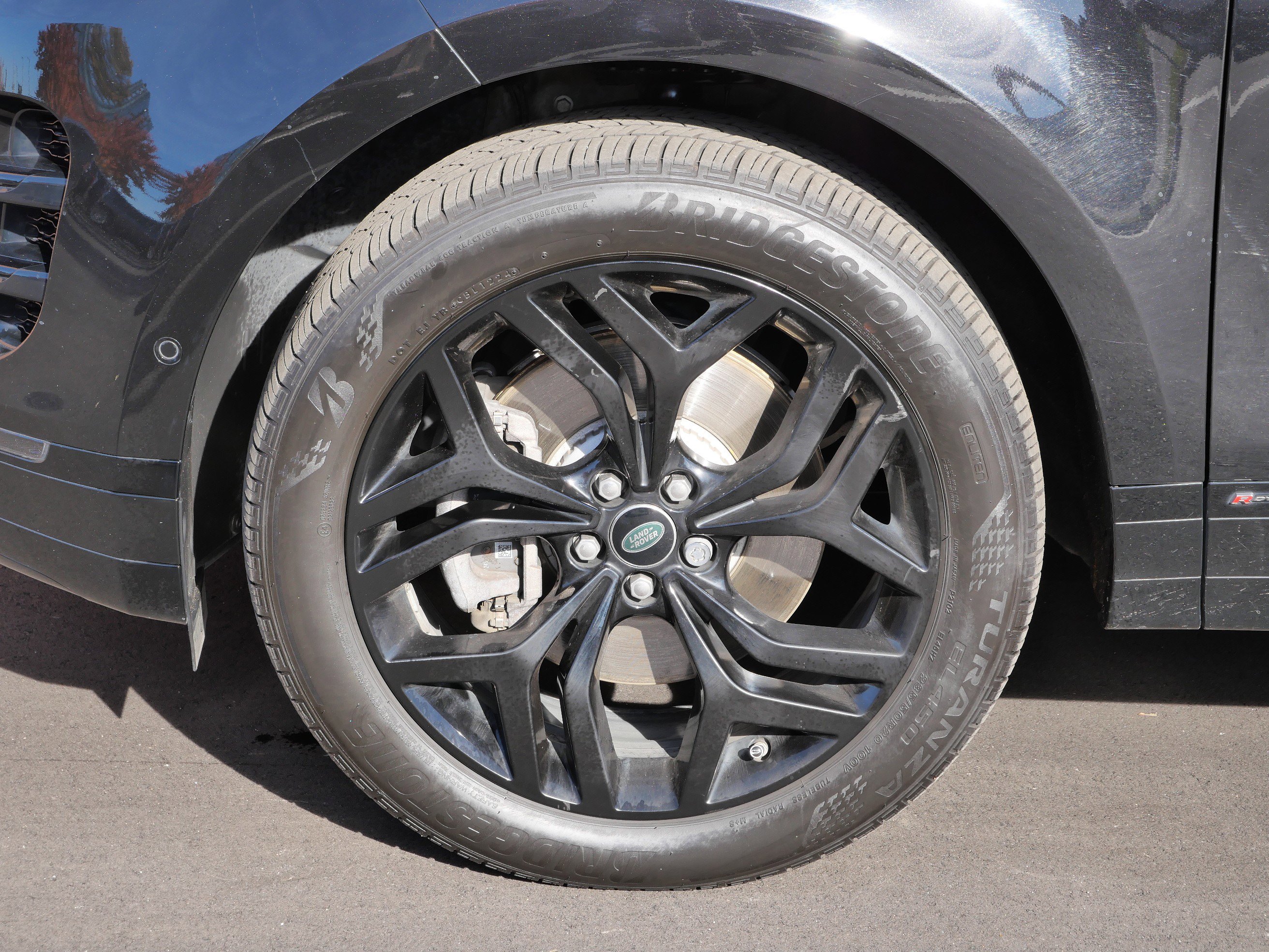 Used 2021 Land Rover Range Rover Evoque R-Dynamic HSE image 4