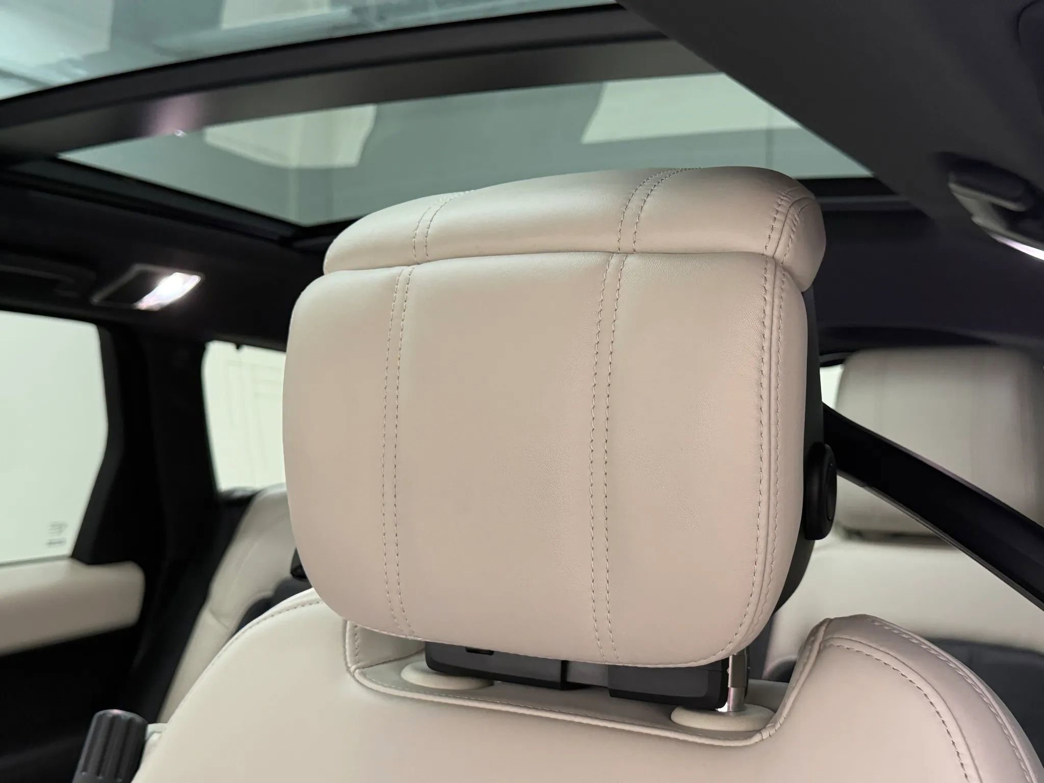 Used 2019 Land Rover Range Rover Sport HSE Dynamic image 29