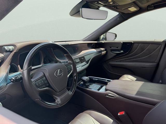 Used 2018 Lexus LS 500 w/ Interior Upgrade Package image 8
