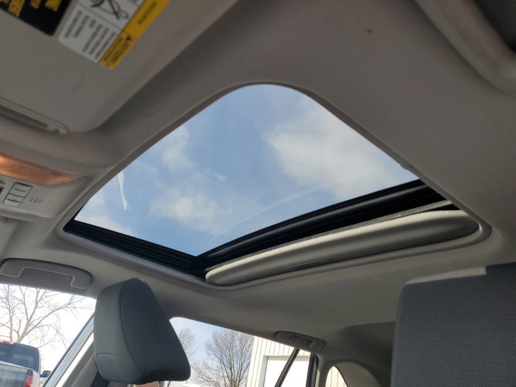 Used 2021 Toyota RAV4 XLE image 22