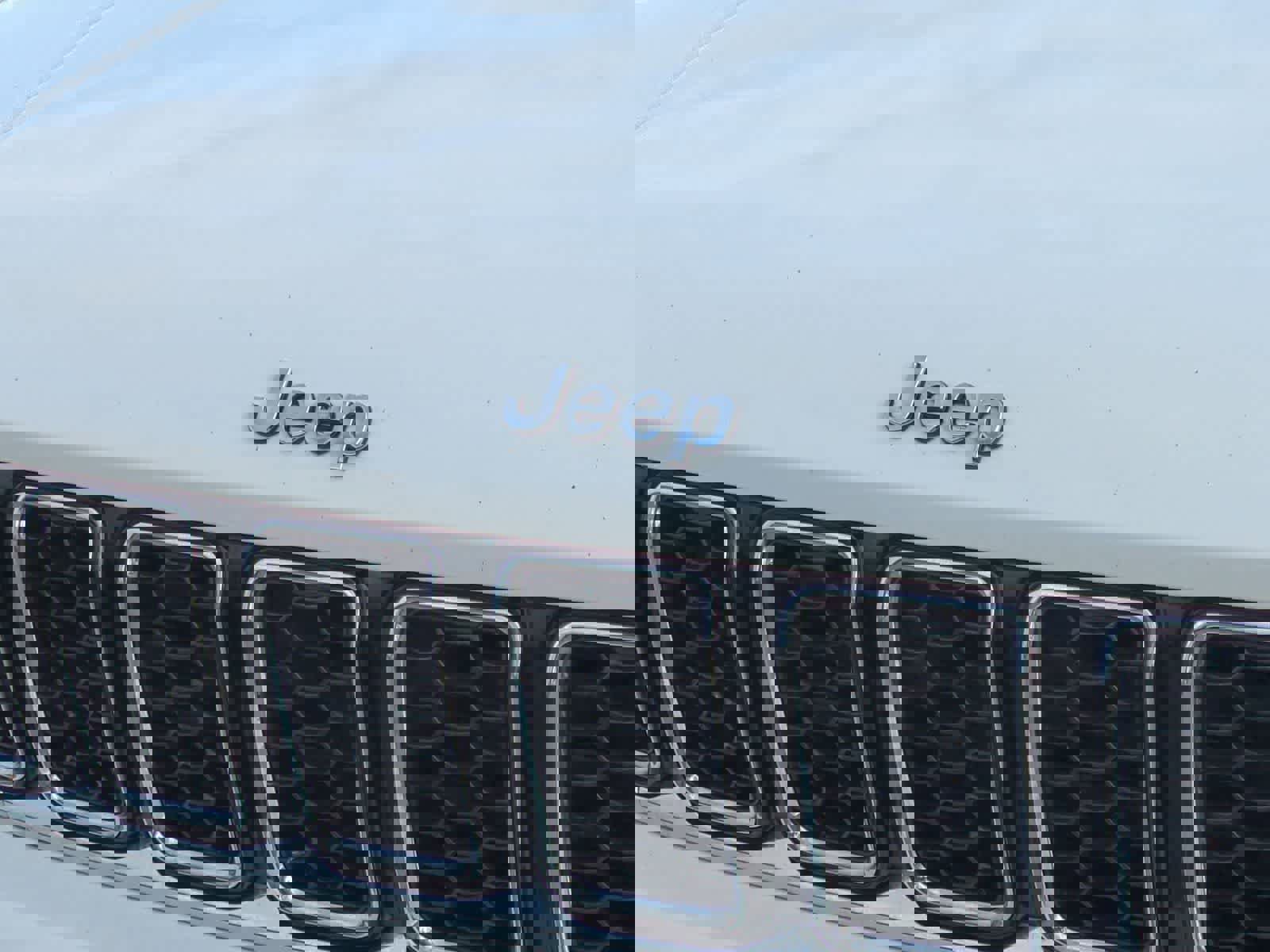 Used 2022 Jeep Grand Cherokee Overland image 12