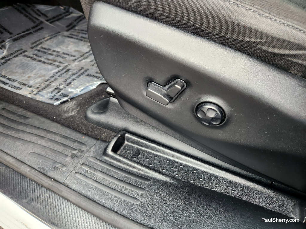 Used 2024 Chrysler Pacifica Touring image 38