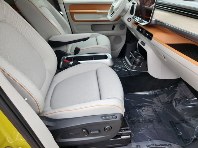 New 2025 Volkswagen ID. Buzz Pro S Plus AWD/4WD image 12
