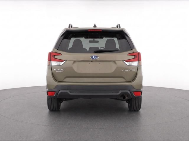 Used 2022 Subaru Forester Premium AWD/4WD image 7