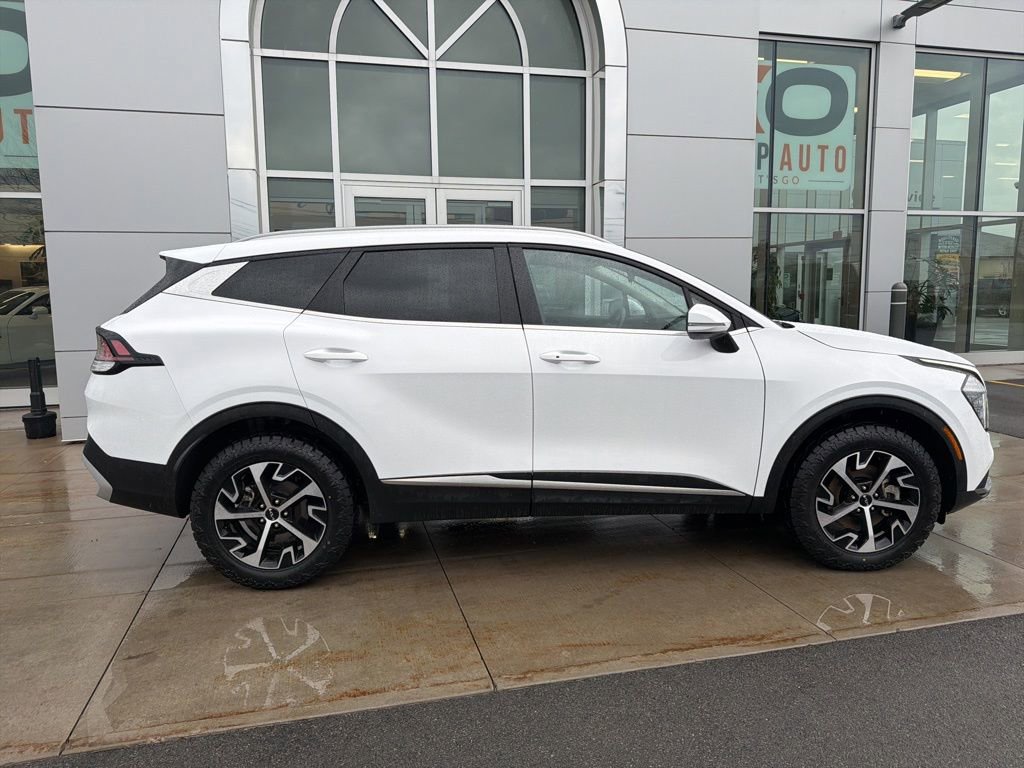 Used 2025 Kia Sportage EX image 10