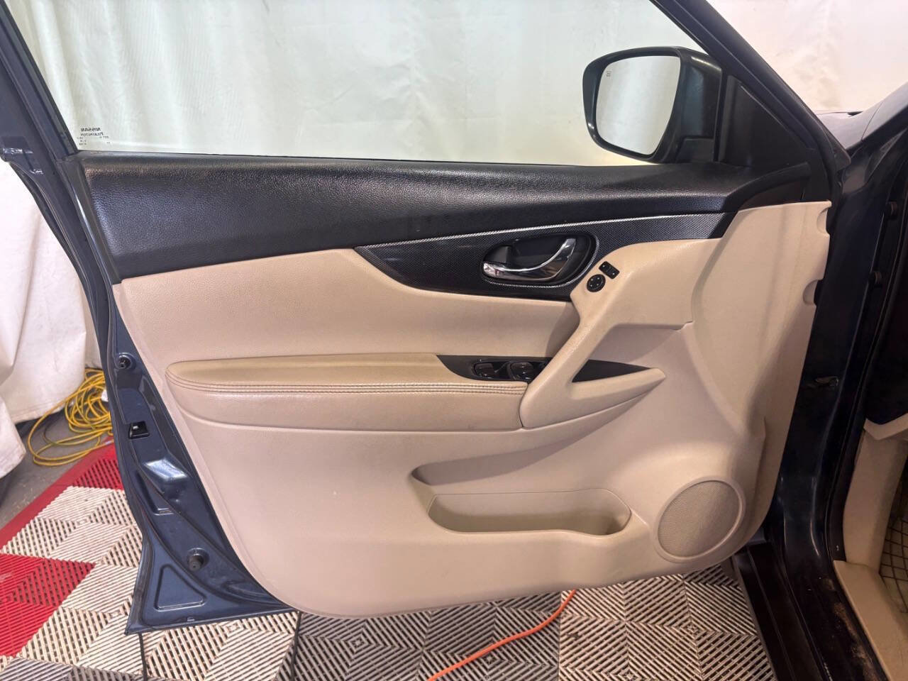 Used 2015 Nissan Rogue SL image 7