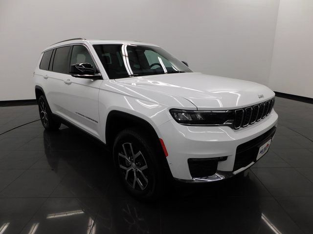 Used 2024 Jeep Grand Cherokee L Limited w/ Luxury Tech Group II image 16