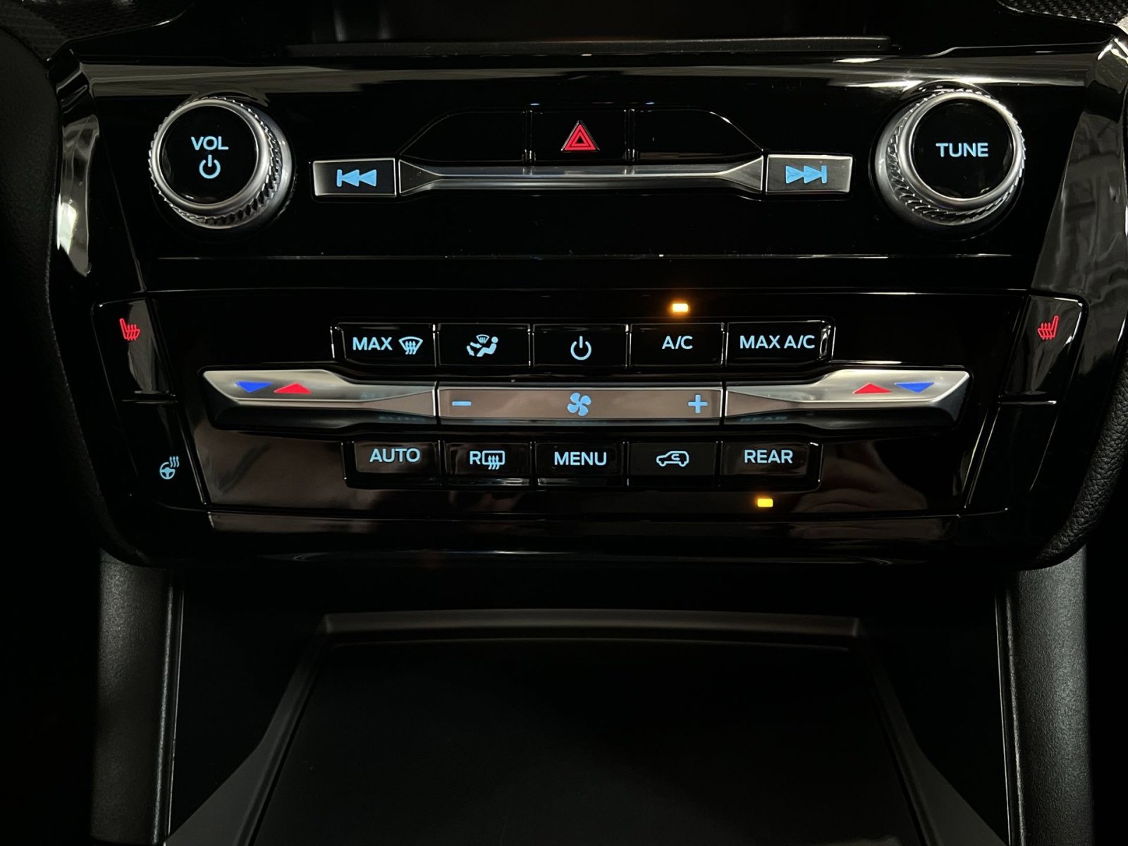 Used 2023 Ford Explorer ST-Line w/ Class IV Trailer Tow Package AWD/4WD image 21