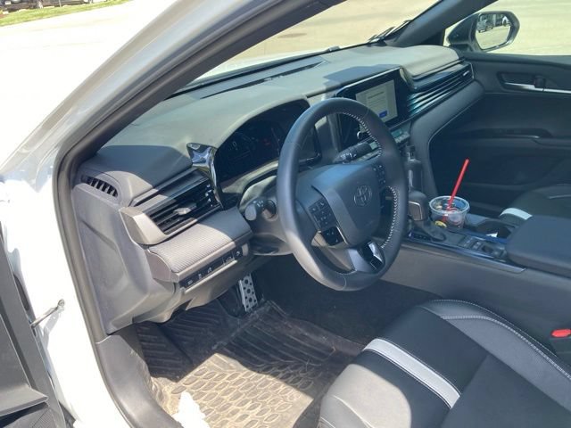 Used 2026 Toyota Camry Hybrid FWD image 11