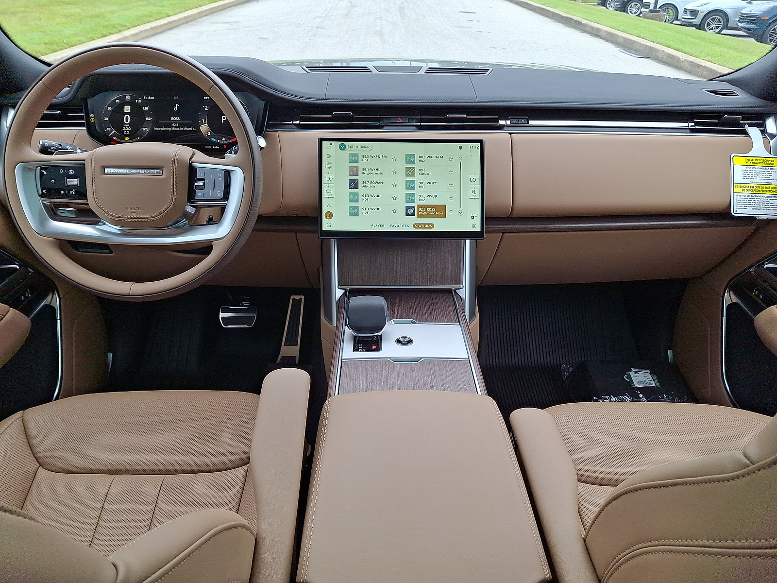 New 2026 Land Rover Range Rover Long Wheelbase SE AWD/4WD image 13