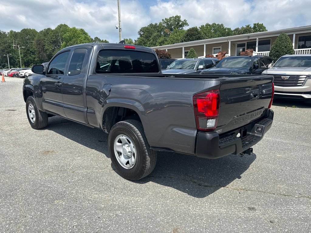 Used 2022 Toyota Tacoma SR RWD image 3
