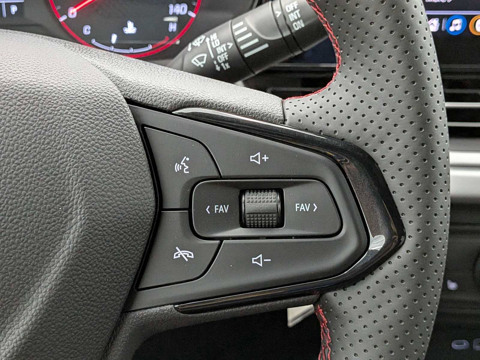 New 2026 Chevrolet Trax RS w/ Sunroof Package FWD image 25