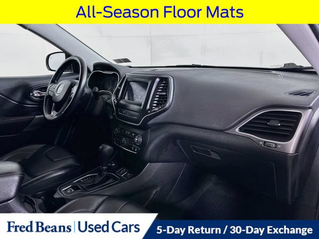 Used 2019 Jeep Cherokee Latitude Plus w/ Cold Weather Group AWD/4WD image 33