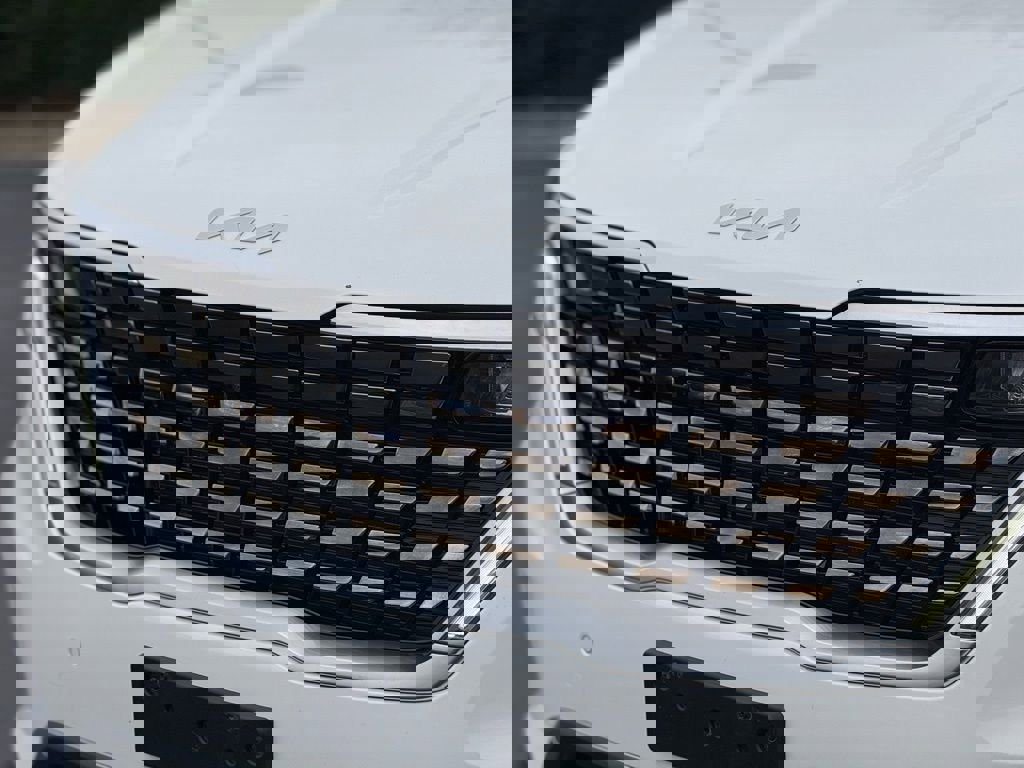 Used 2022 Kia Carnival SX image 10